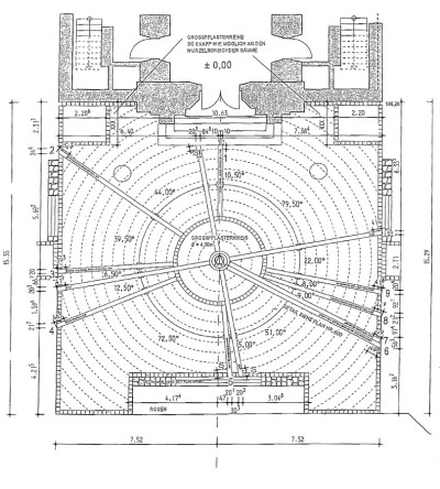 Die Gestaltung des Kirchenvorplatzes nach dem Entwurf der Architektengruppe Koop und Singer