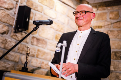 Der frisch gekürte Kunstpreisträger Jörg Bernig