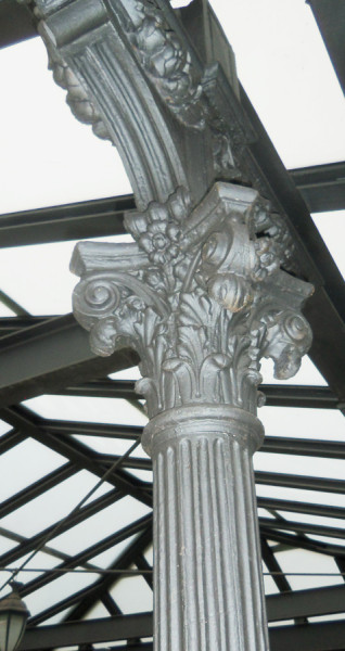 Detail: Kapitell