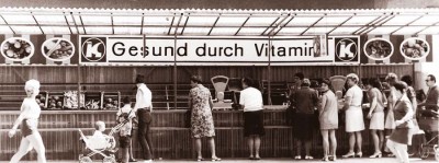 Einkaufserlebnis in der DDR, Obst- und Gemüsestand auf der Moritzburger Straße Foto: Stadtarchiv